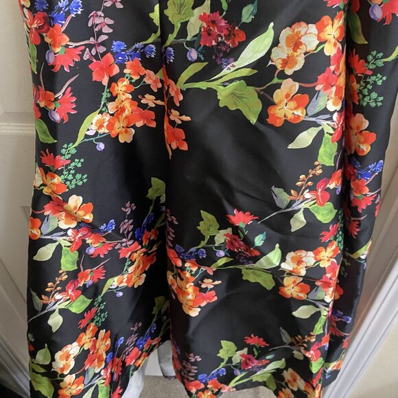 2-Piece Black Lace & Floral Satin Dress – Elegant Evening or Prom Look - Picture 8 of 11